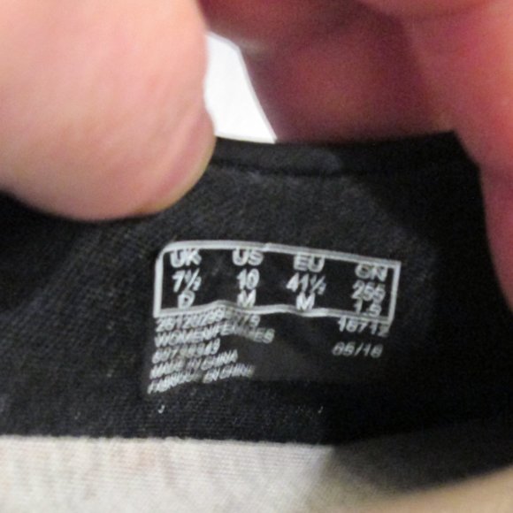 NEW Clarks Cloudsteppers. Size 10 Color Brown - Picture 4 of 4